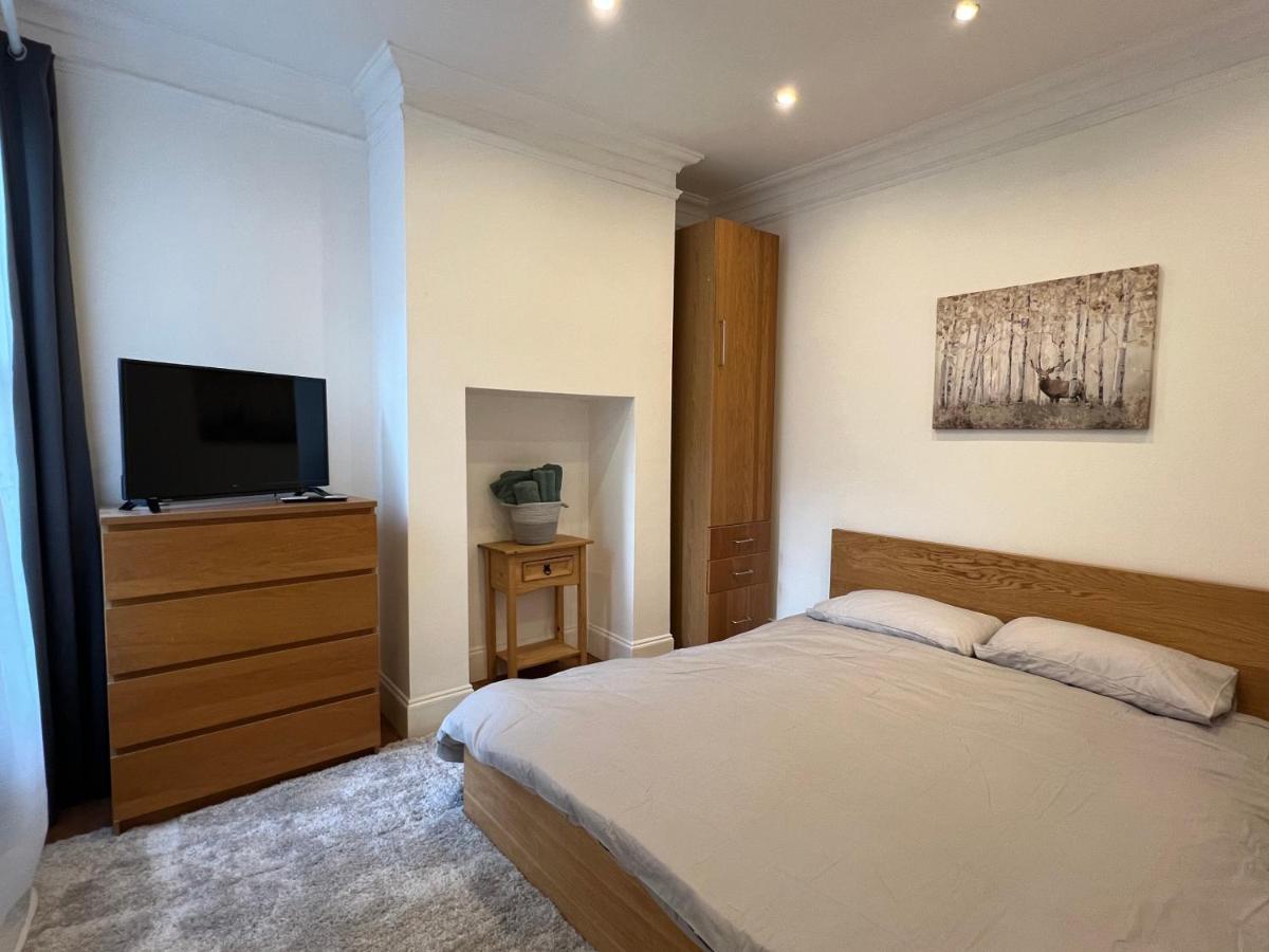 4 Bed House 10 Min Walk To Tube Лондон