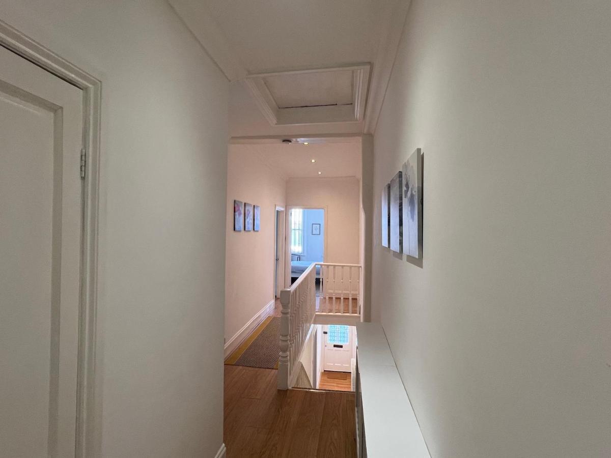 Дом отдыха 4 Bed House 10 Min Walk To Tube Лондон