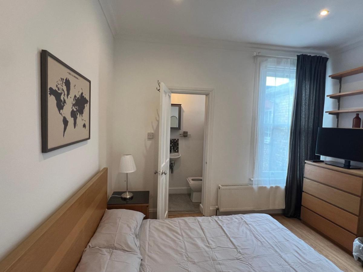 4 Bed House 10 Min Walk To Tube * Лондон