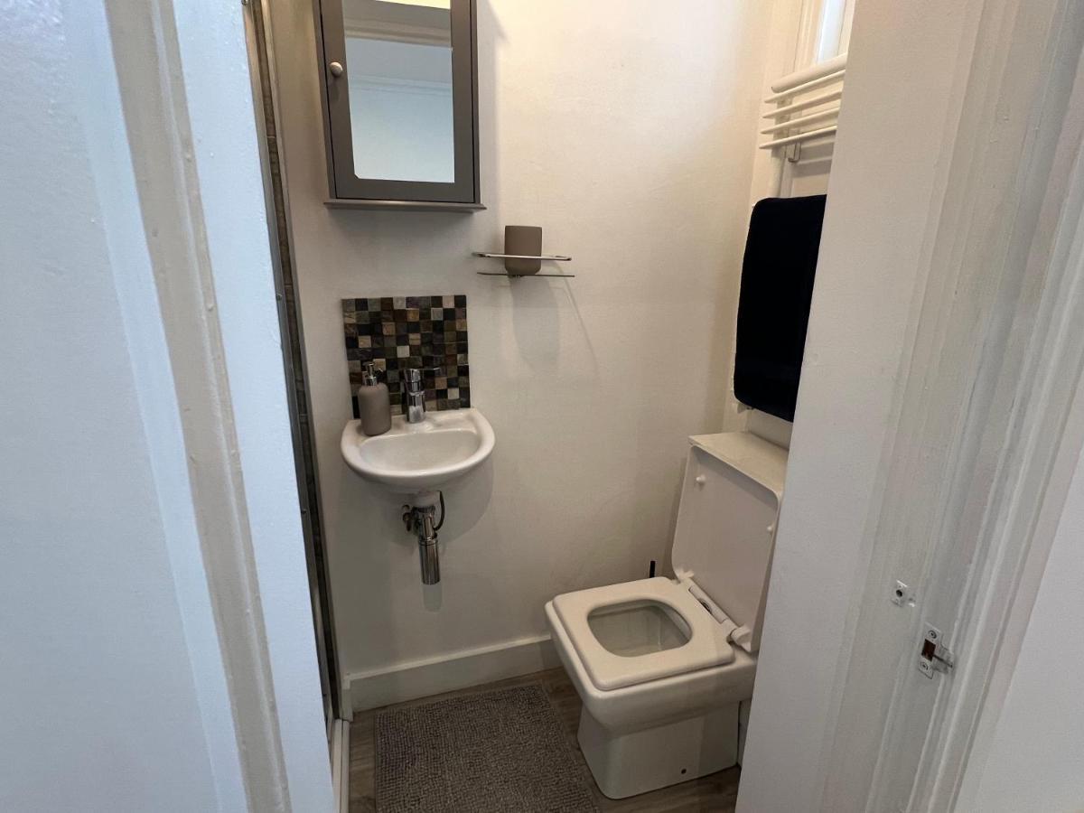 Дом отдыха 4 Bed House 10 Min Walk To Tube Лондон