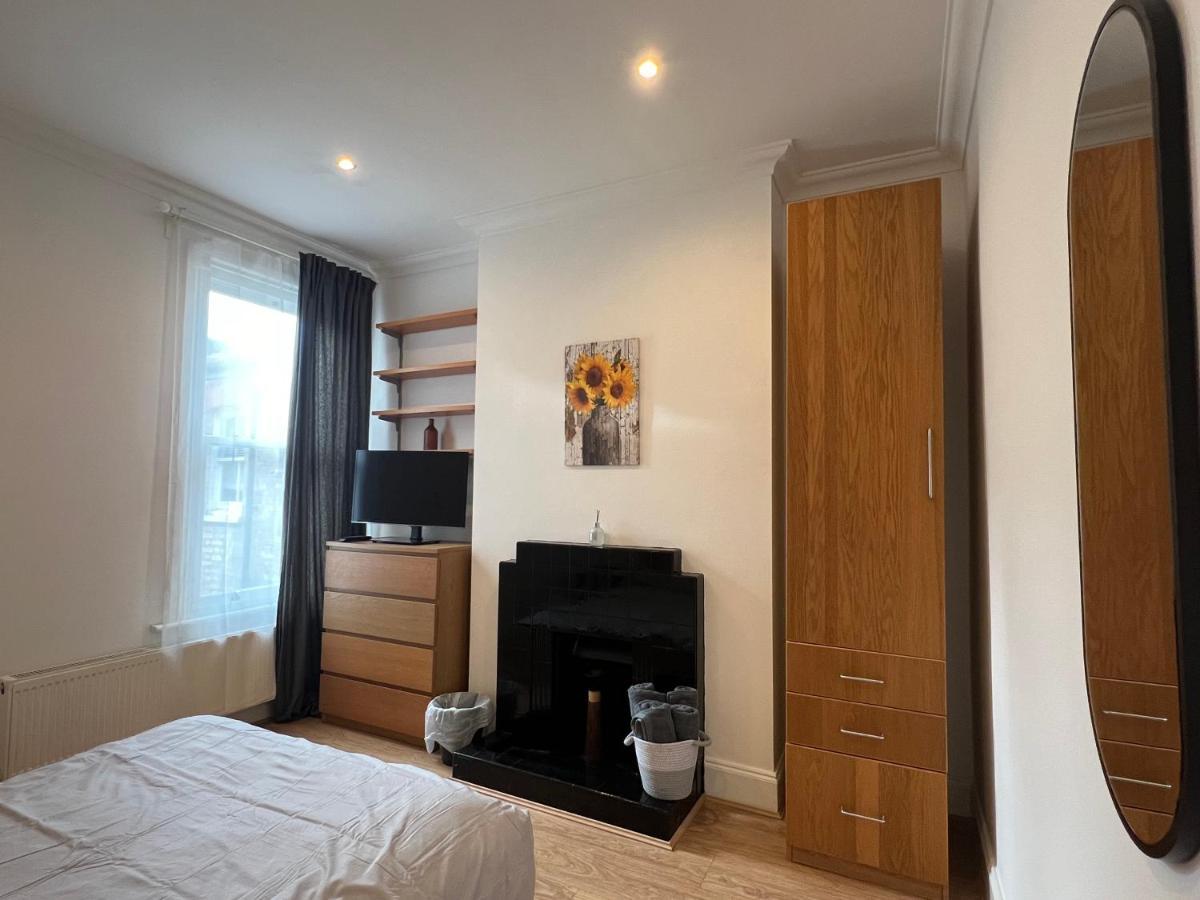 Дом отдыха 4 Bed House 10 Min Walk To Tube